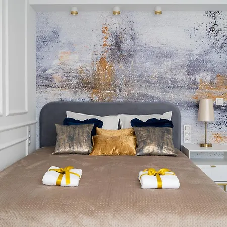 First Class 3 Min To Station With Balcony, Ac And The View On Palace Lejlighed *